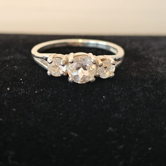 Sterling Silver Past Present Future 3 Clear Stone Engagement Ring sz 9 - Picture 4 of 9